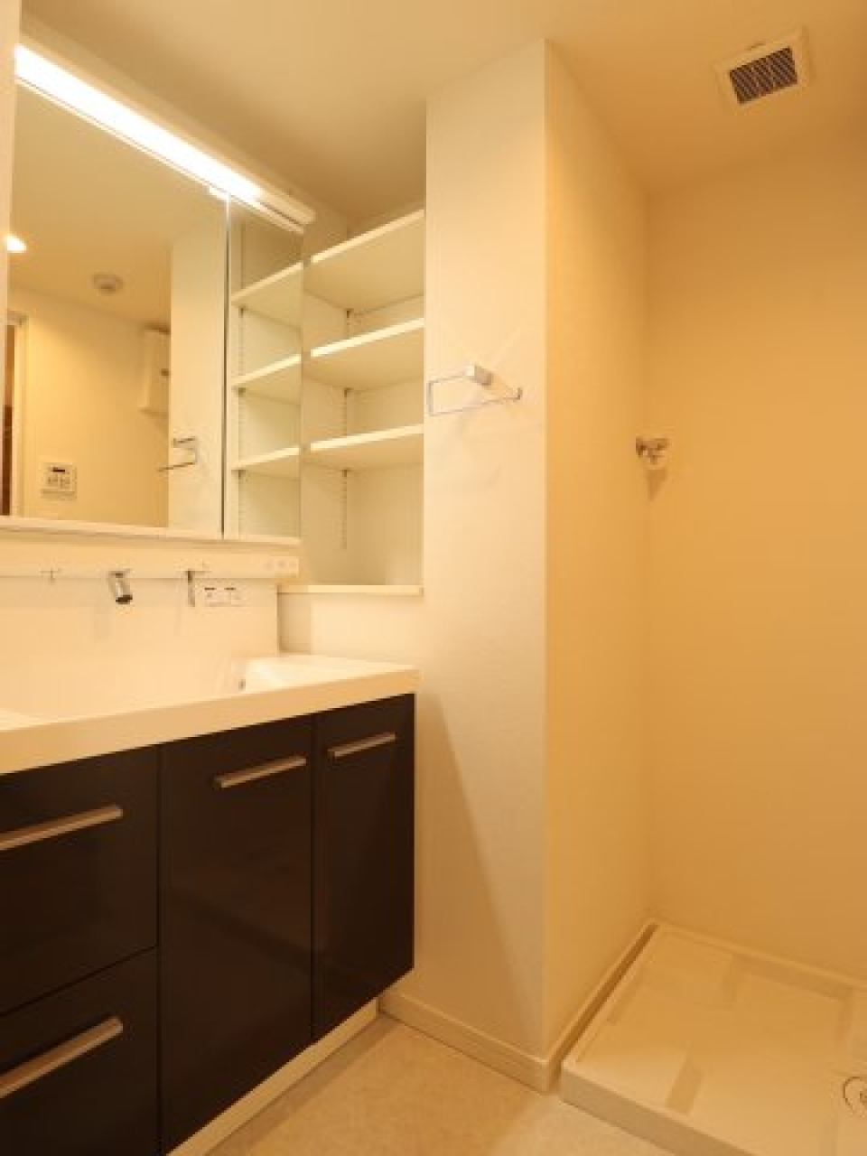 広々とした洗面スペースです♪※別号室の参考写真です