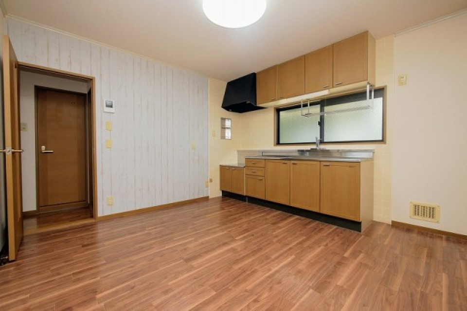 ハイム西本102号室