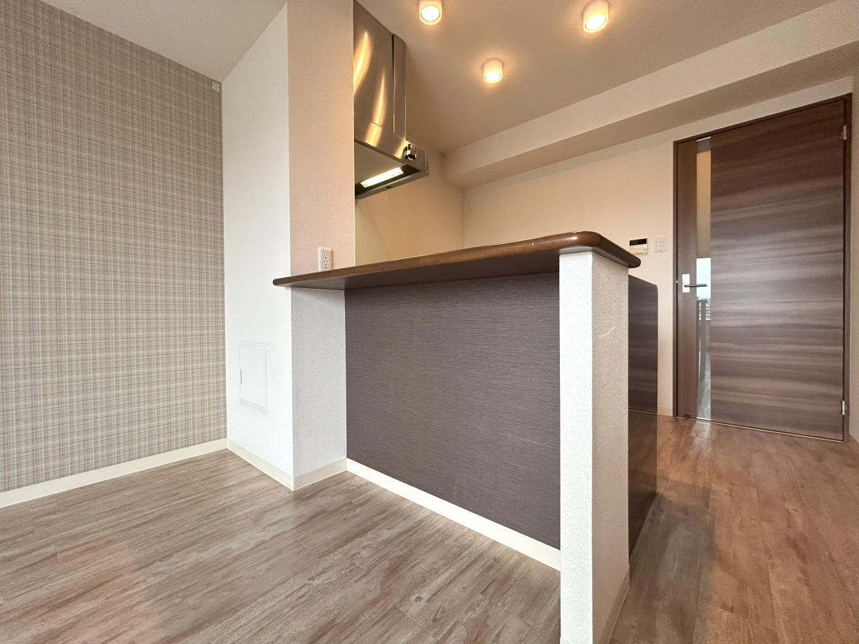 ハイチェアを置いてカウンターテーブルにしちゃいましょう