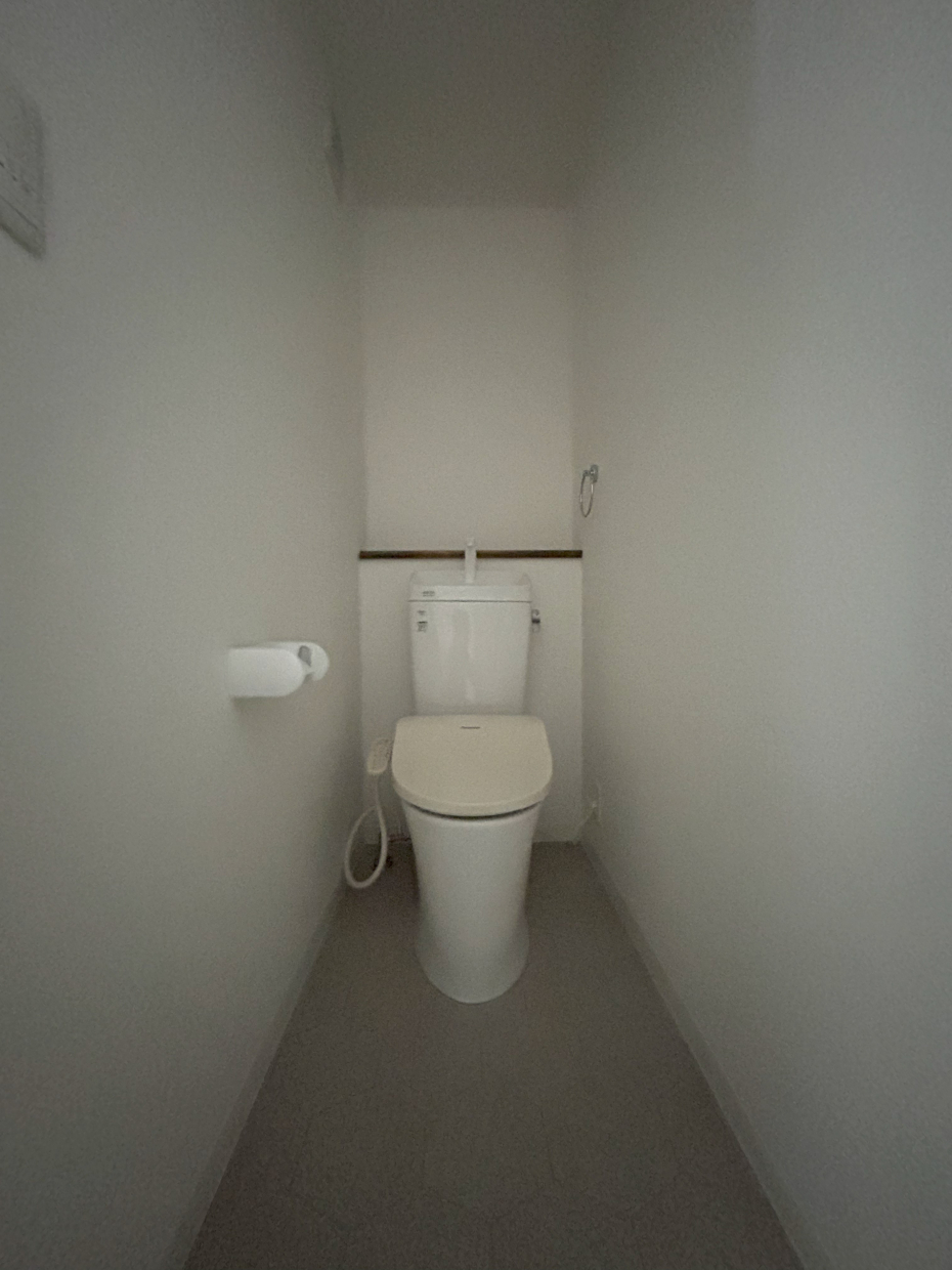 ウォシュレット付き。