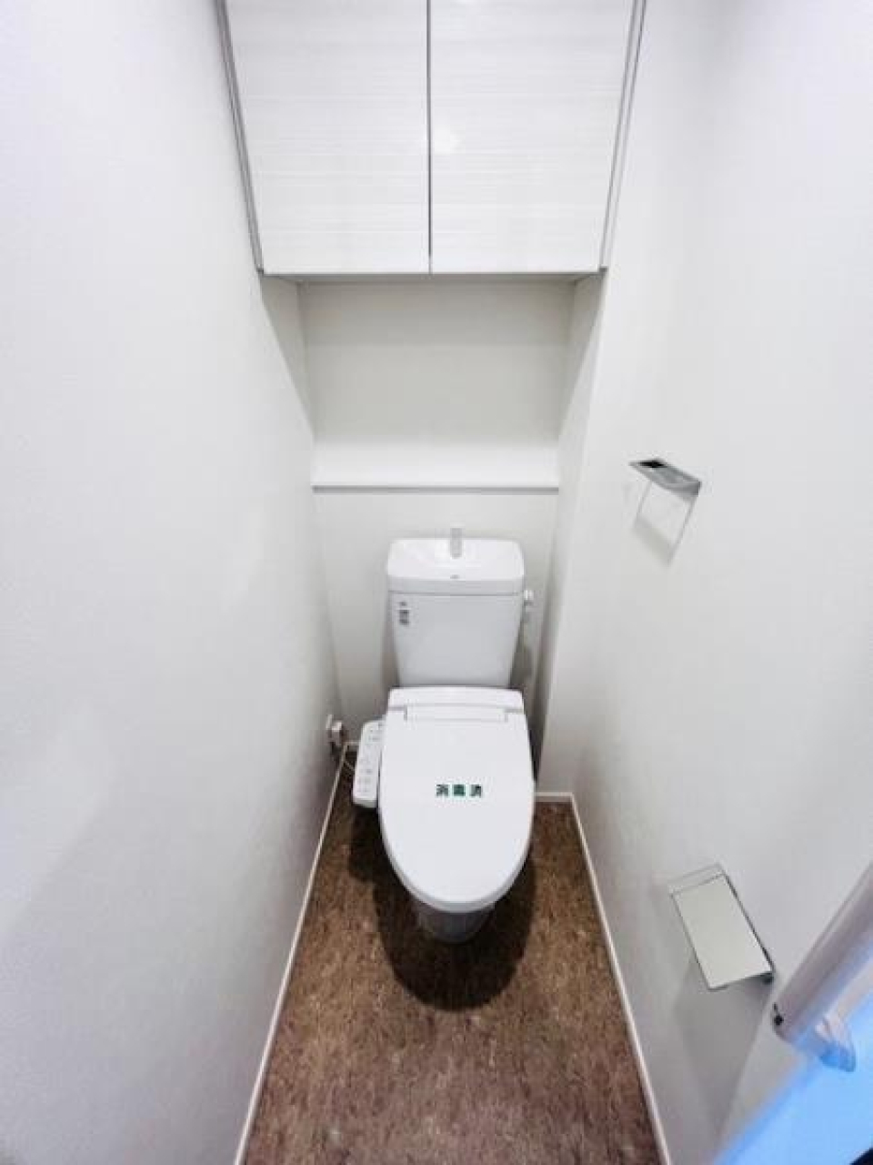 トイレは落ち着く個室タイプです。