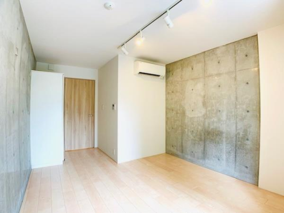 こっちの壁にベッドが良さそう！