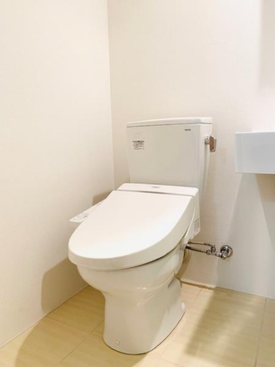 トイレは洗面脱衣所と同室です。