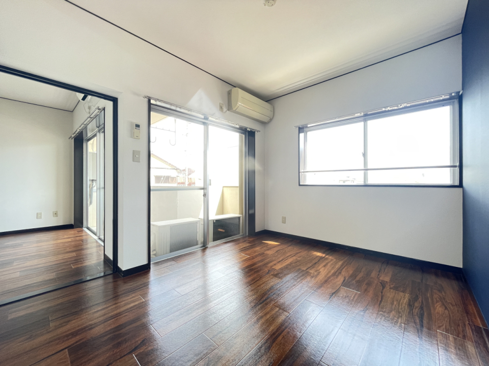 南の洋室。２面採光で陽当たりばっちり！