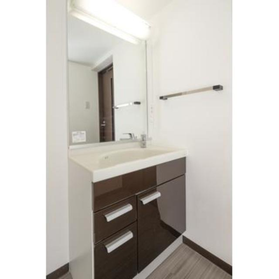 朝の身支度もはかどりそうなパウダールーム！※写真は同タイプ住戸です。
