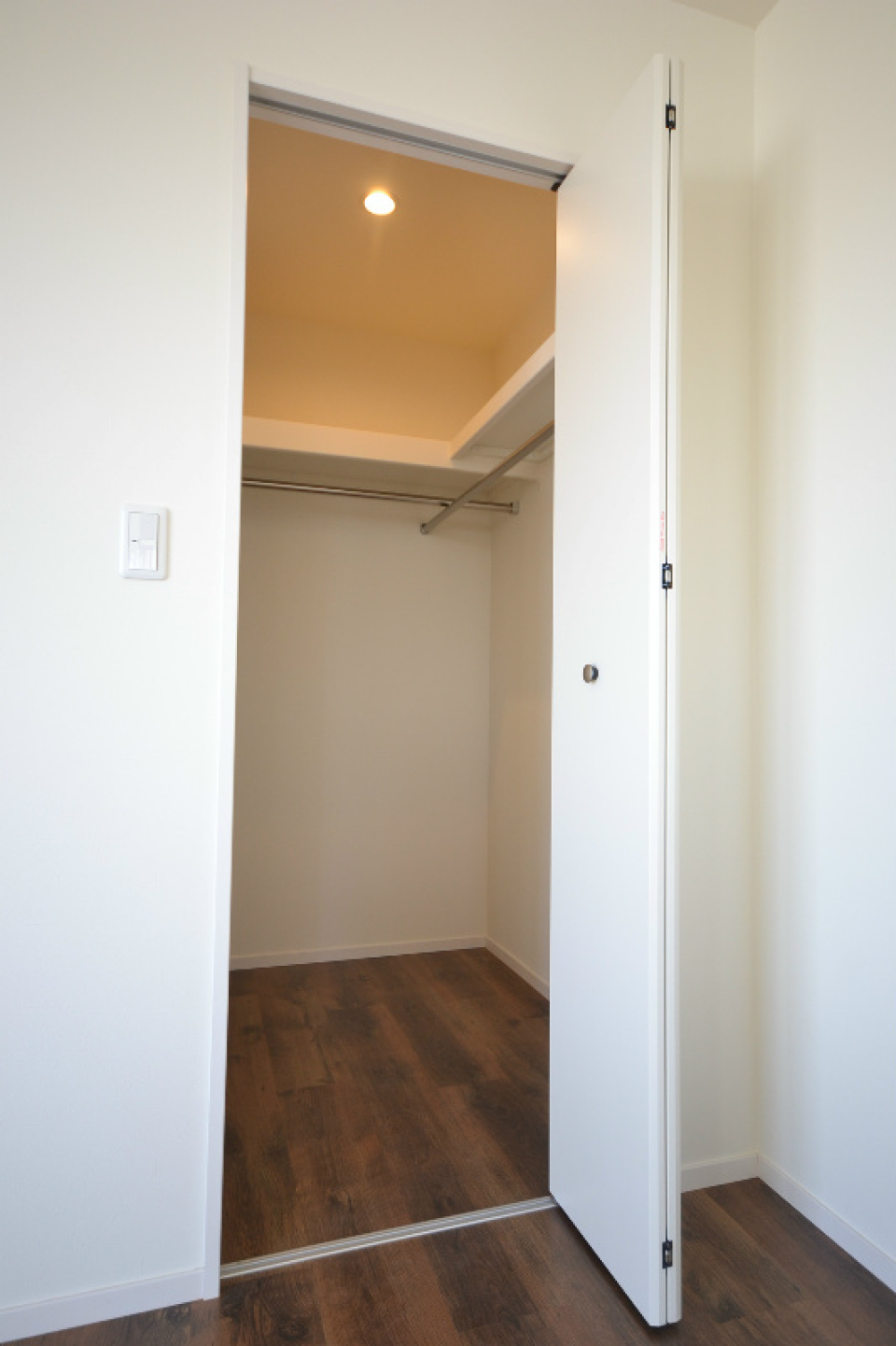 収納はこちらに。WICって収納しやすくて便利ですよね。