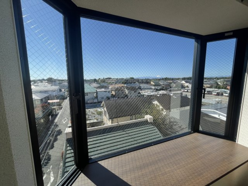 出窓あります！眺望も開けて気持ち良い〜！