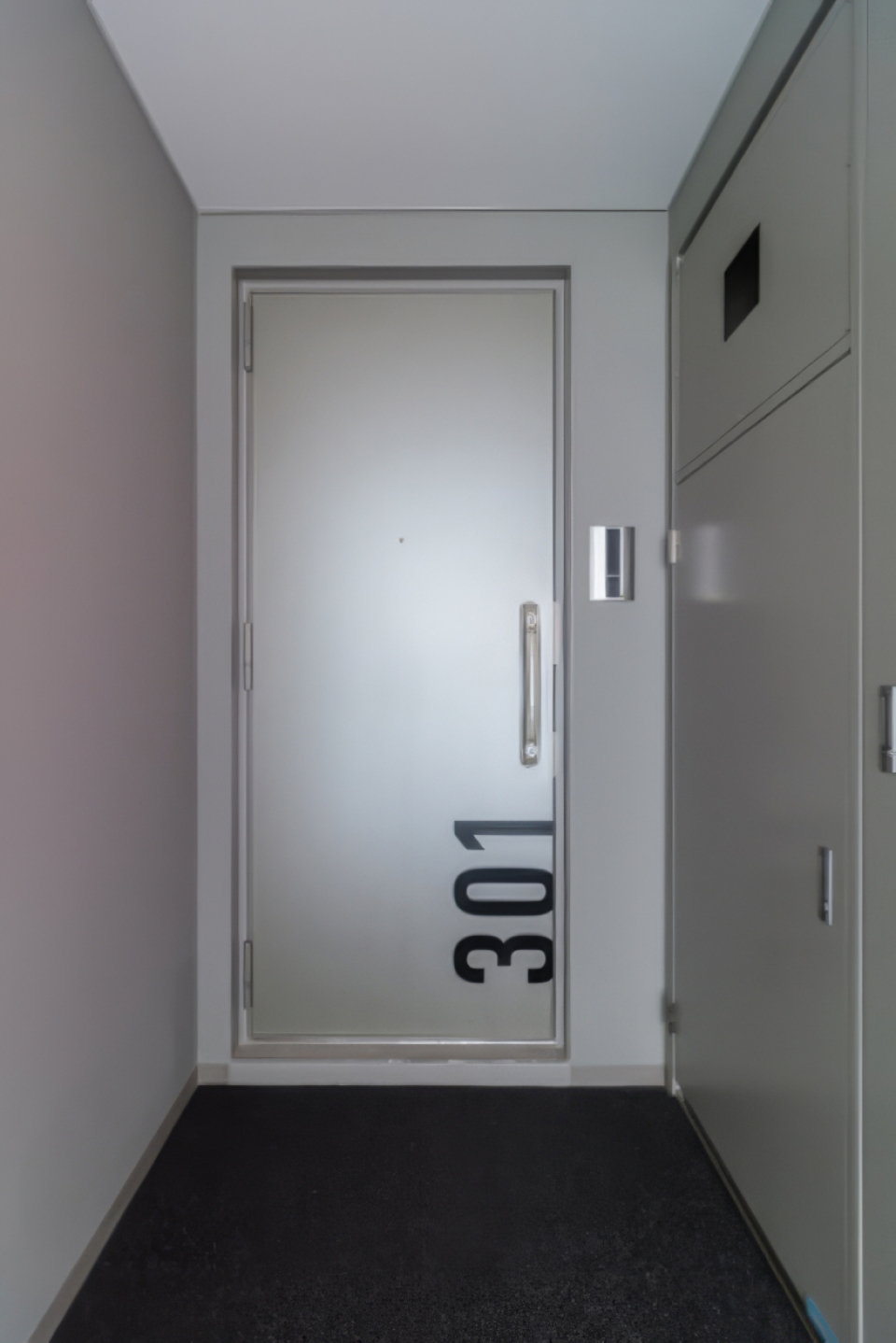 玄関ドアのデザインがおしゃれ
※写真は同タイプ住戸です。