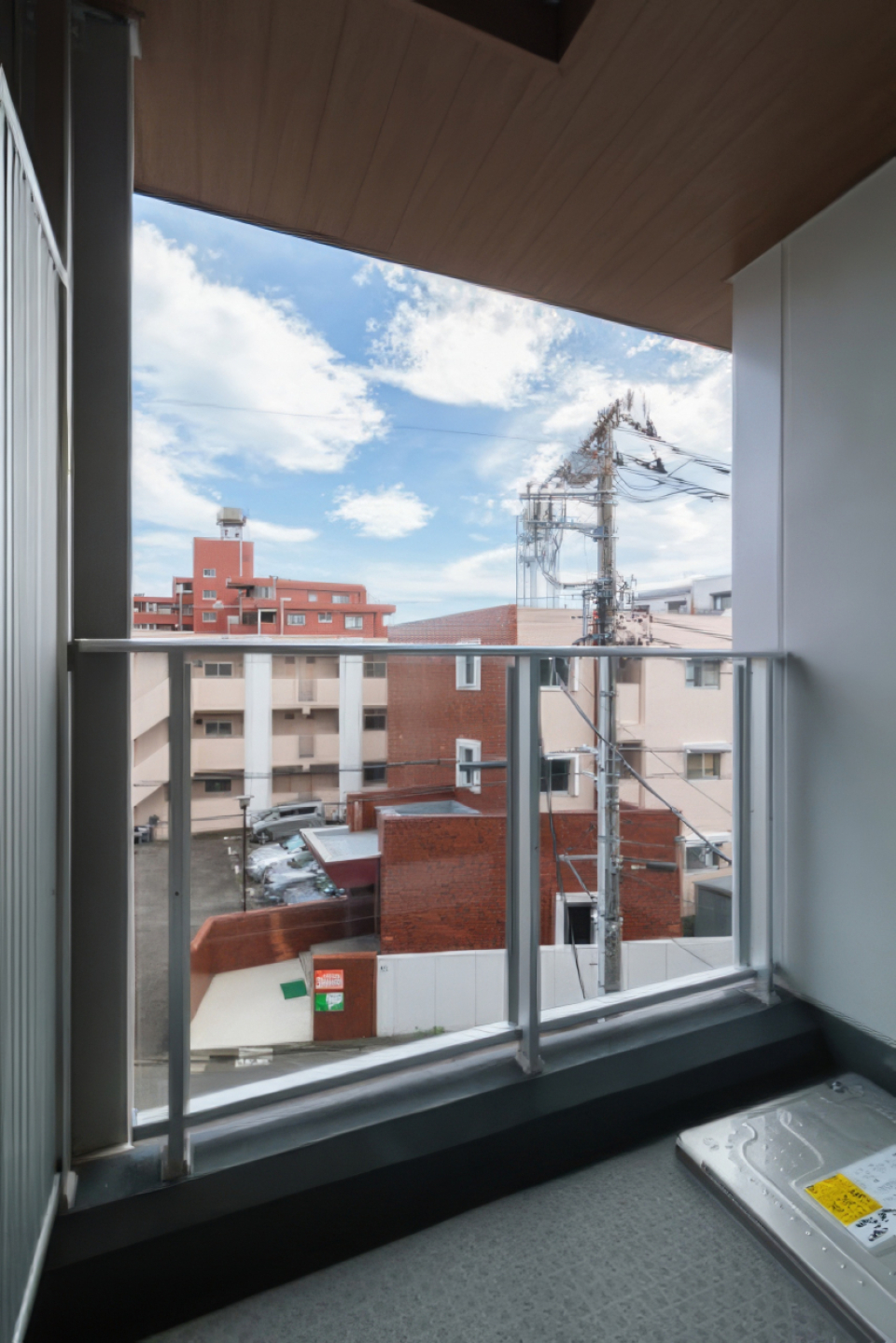 バルコニーちょっとコンパクトめ
※写真は同タイプ住戸です。