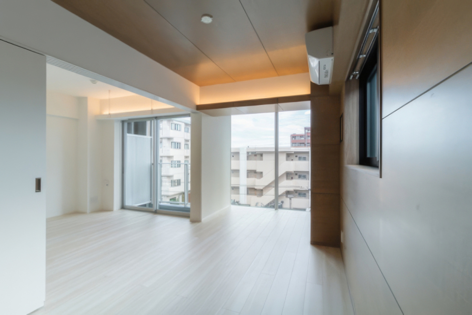 寝室との扉を開放できる、広がりのあるリビングスペース
※写真は同タイプ住戸です。