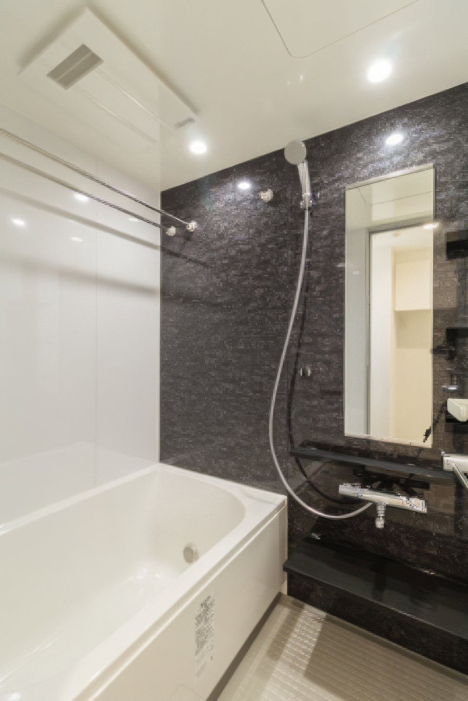 1日の疲れを癒すバスルーム
※写真は同タイプ住戸です。