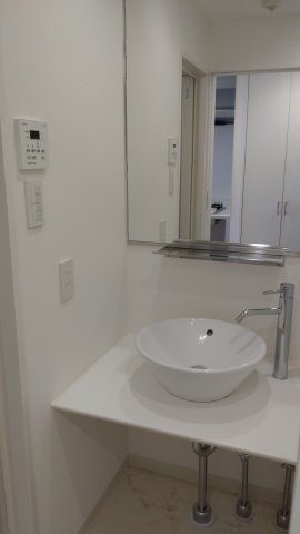 色が異なる場合がございますので、現地にて確認下さい。※参考写真