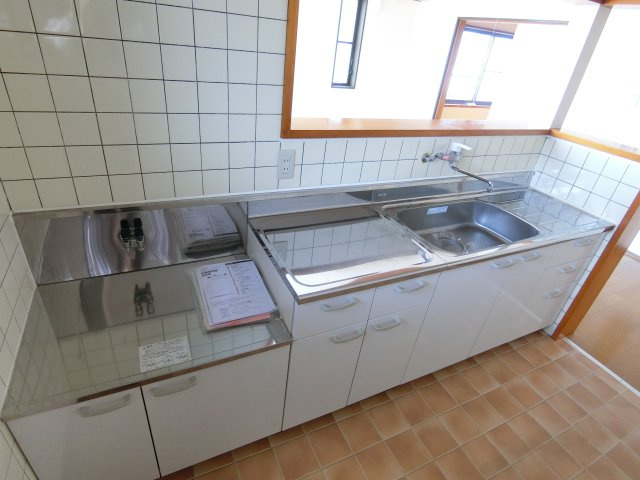 キッチンの収納スペースも十分ですね。