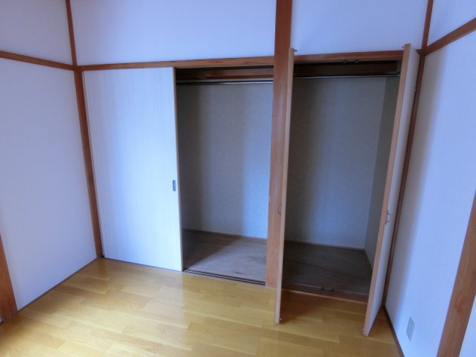 収納付きです。