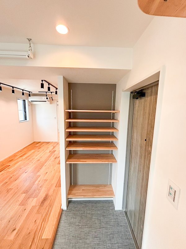 靴棚にお散歩グッズも収納できますね