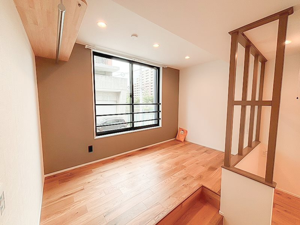 窓からの光が心地よいリラックススペース