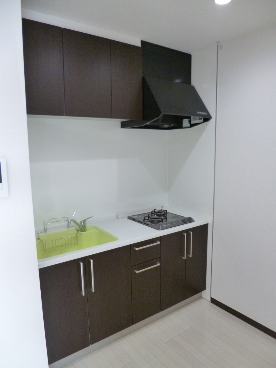 キッチンは壁付け2口コンロ
