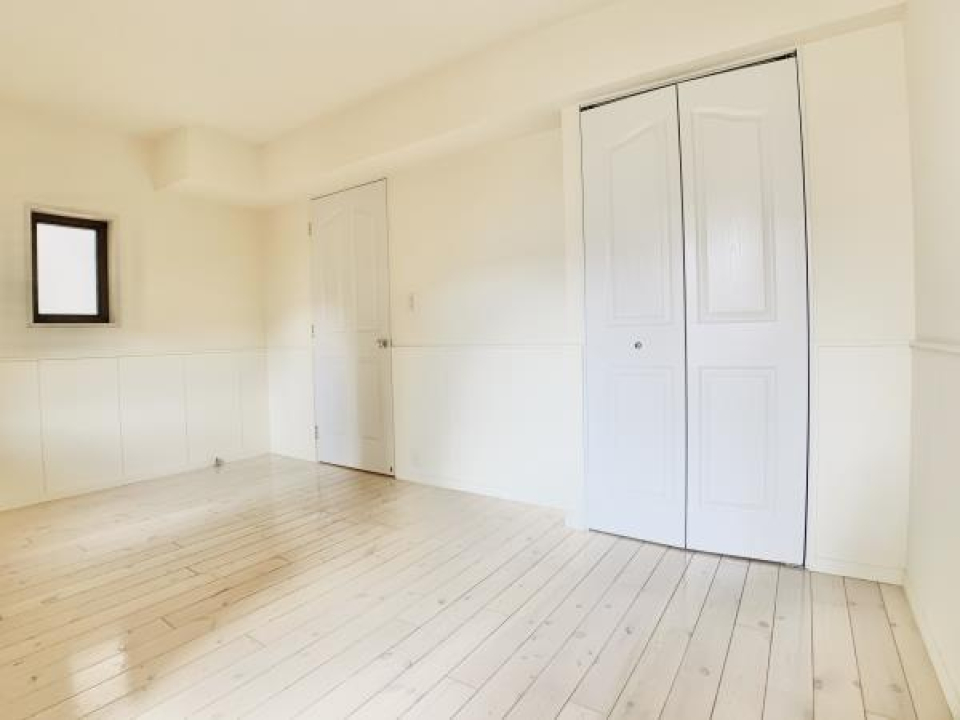 収納の扉も凝ったデザイン！