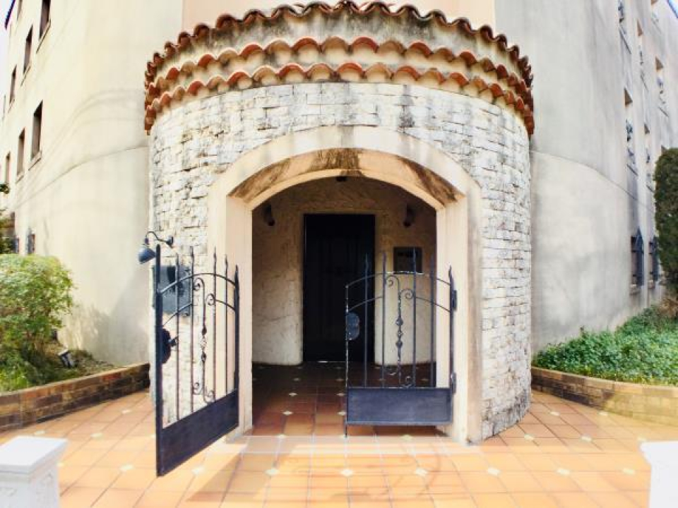 ただいまーと帰るたびにこの門を通って。