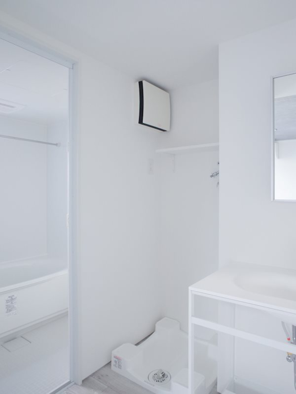 ここまで真っ白で洗練された水回りって珍しいですね。