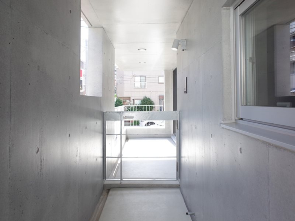 共用部の光も美しいです。