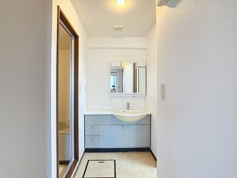 洗面のパステルカラーの水色がとってもかわいい！