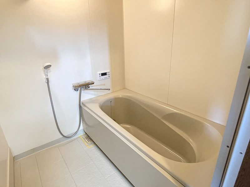 追い炊き機能付きの浴槽。
