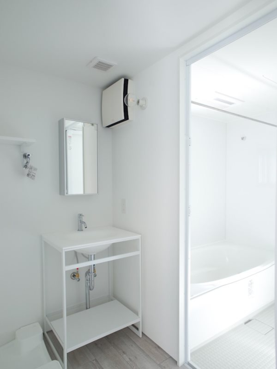 この美しいパウダールーム…！毎日の身支度が楽しくなりそう。