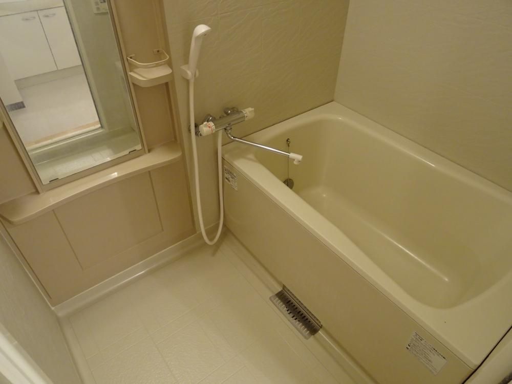 お散歩の後はお風呂でゆっくり。追い焚きもできます。