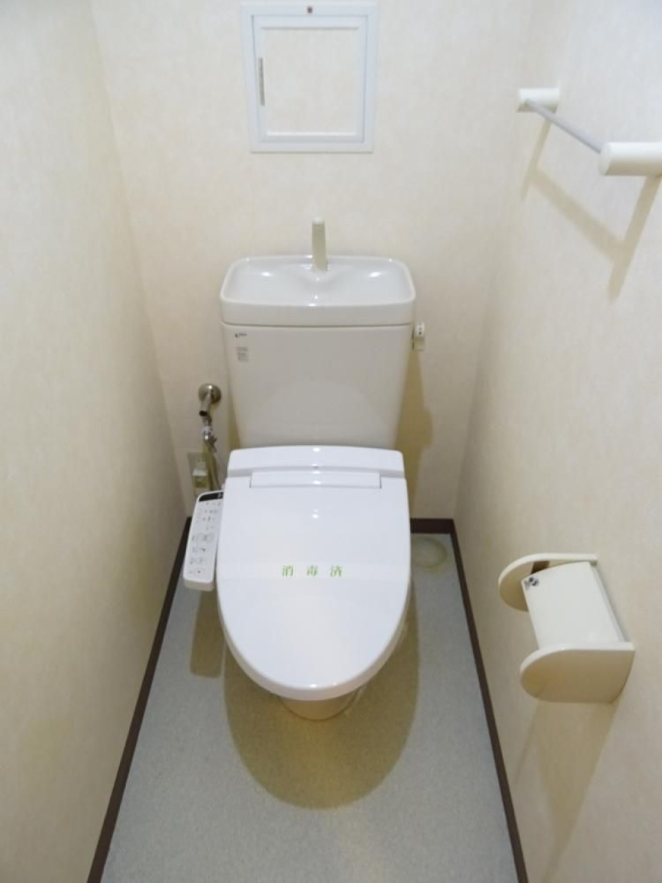 温水洗浄便座のトイレ。