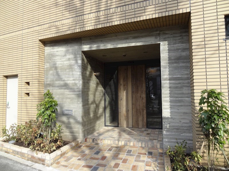 エントランスの雰囲気、良い&hellip;！帰ってくるたびに嬉しくなりそうです。