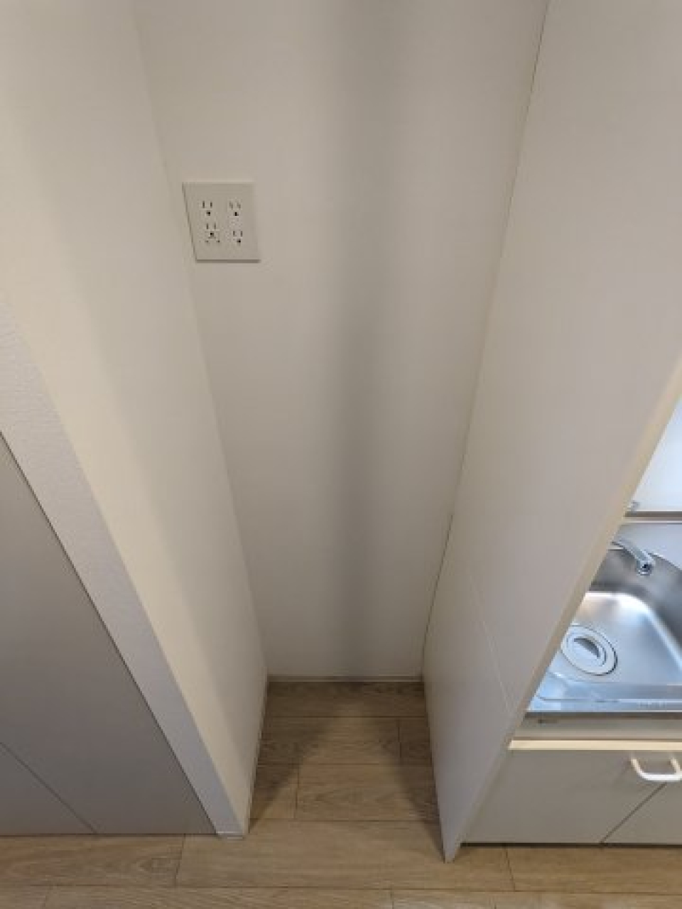 冷蔵庫のサイズは事前に測ってお確かめください。