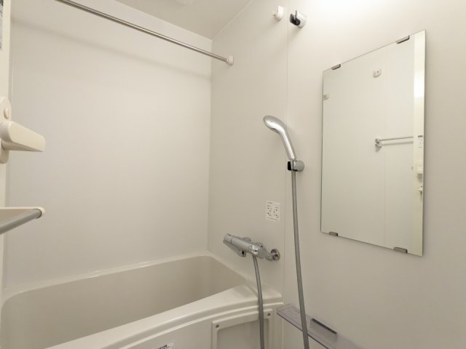 お風呂はしっかり浸かれる広さがあります。