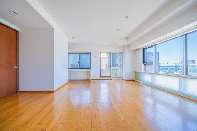 大きい窓＆二面採光が嬉しい！