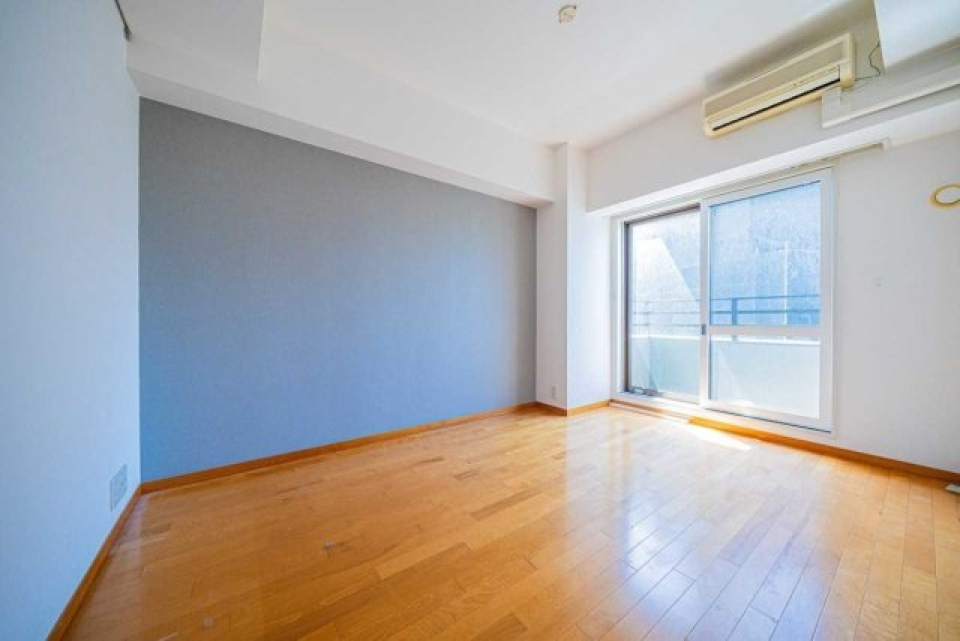 洋室側にも窓があるのでしっかり明るい。