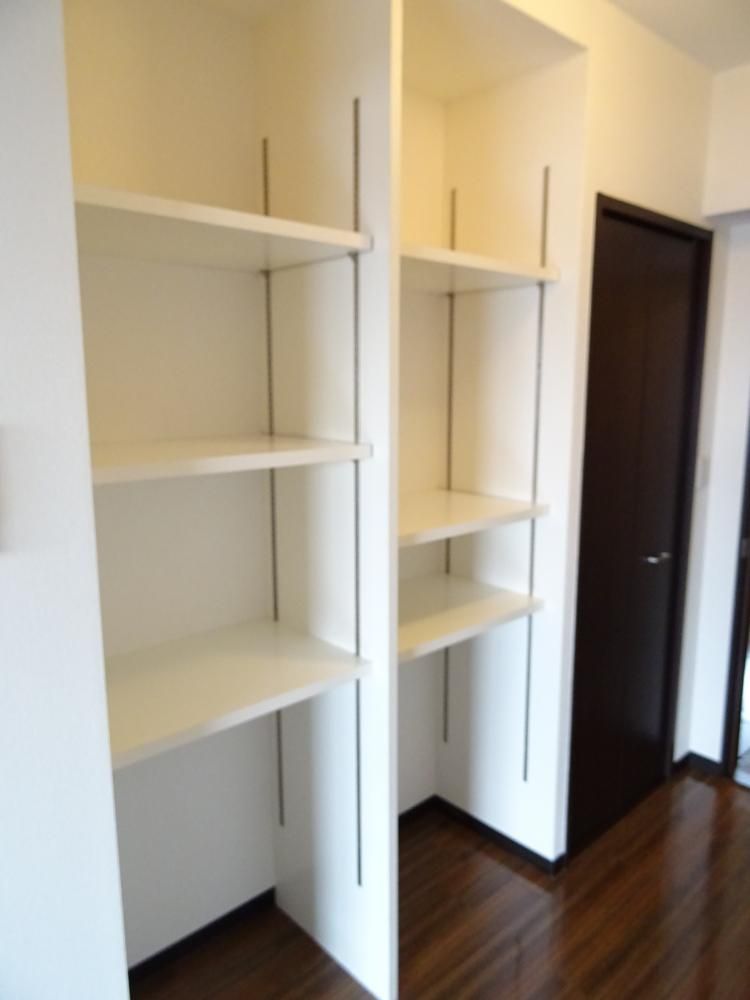 インテリアをおしゃれに置きたくなる棚。