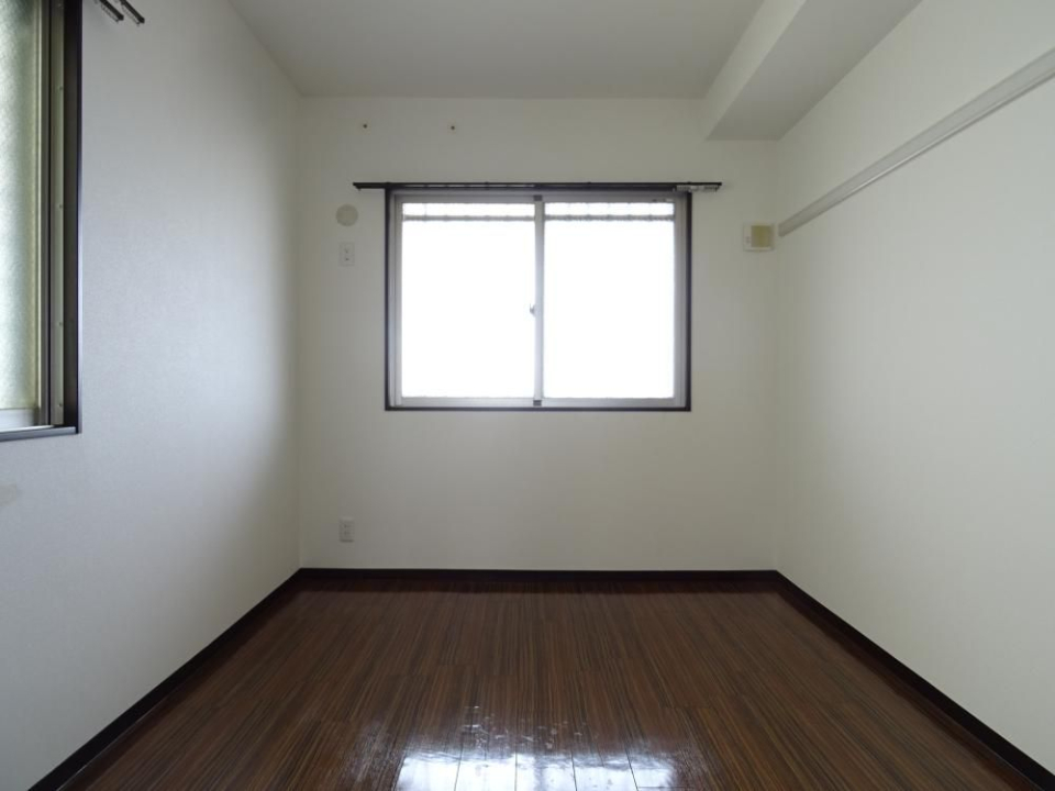 6.32帖の洋室にそのまま行けちゃう。