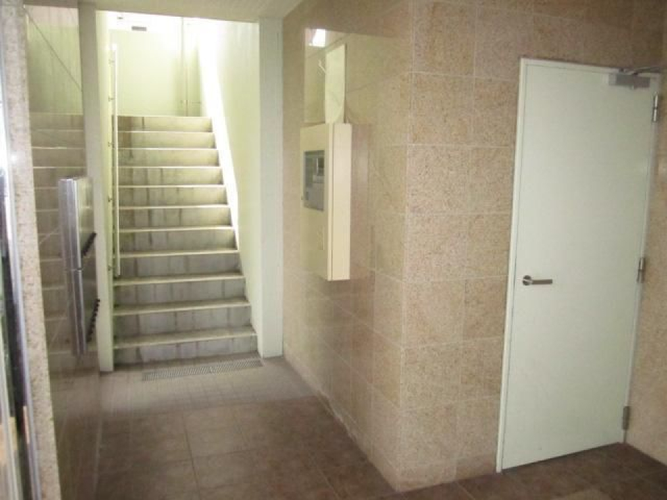 共有部分　階段も綺麗