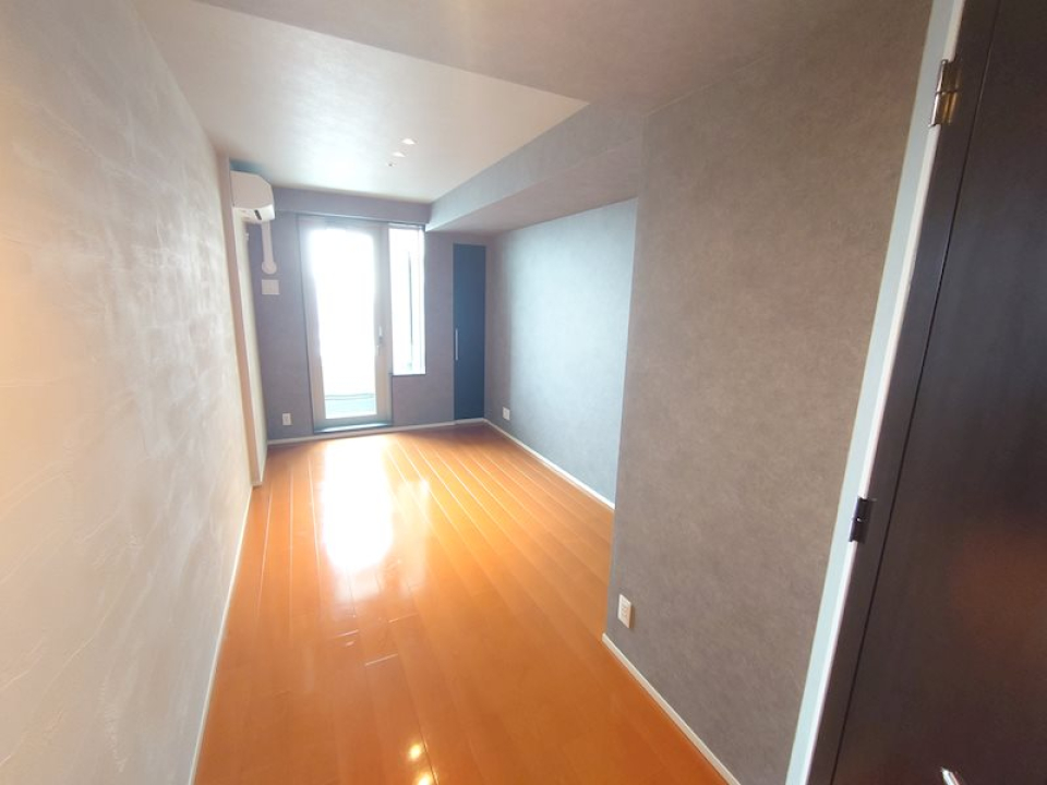 8.7帖のベッドルームにはバルコニー付き