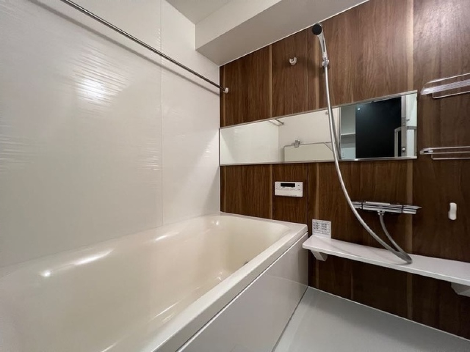 浴槽も広くて、これは長風呂が捗りそう。