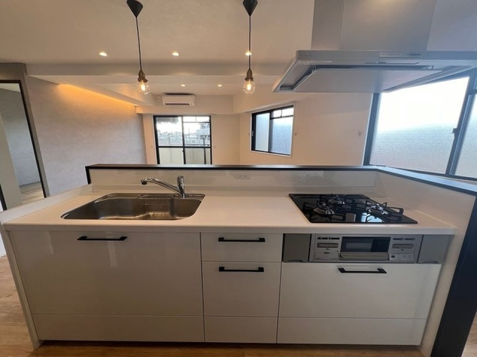 キッチン広い！収納も多くて使いやすそうです。