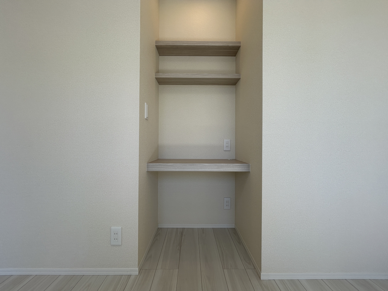 ぽっこりお勉強スペース。電源あります。