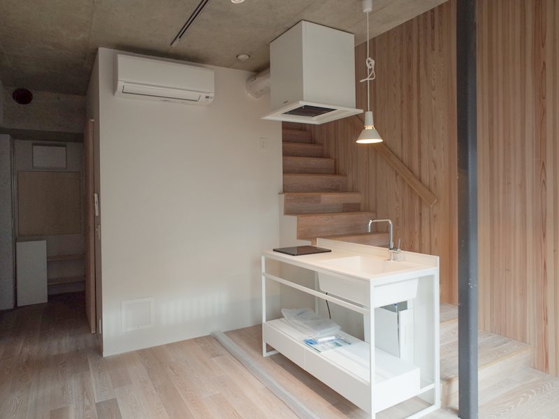 下階にはキッチンと水回りがまとまっています。