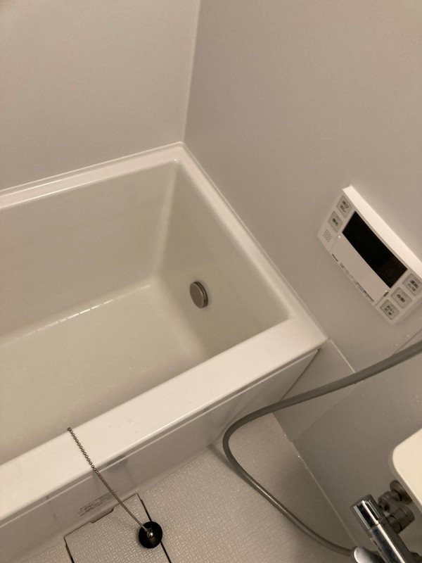 お風呂もしっかり浸かれる広さがあります。