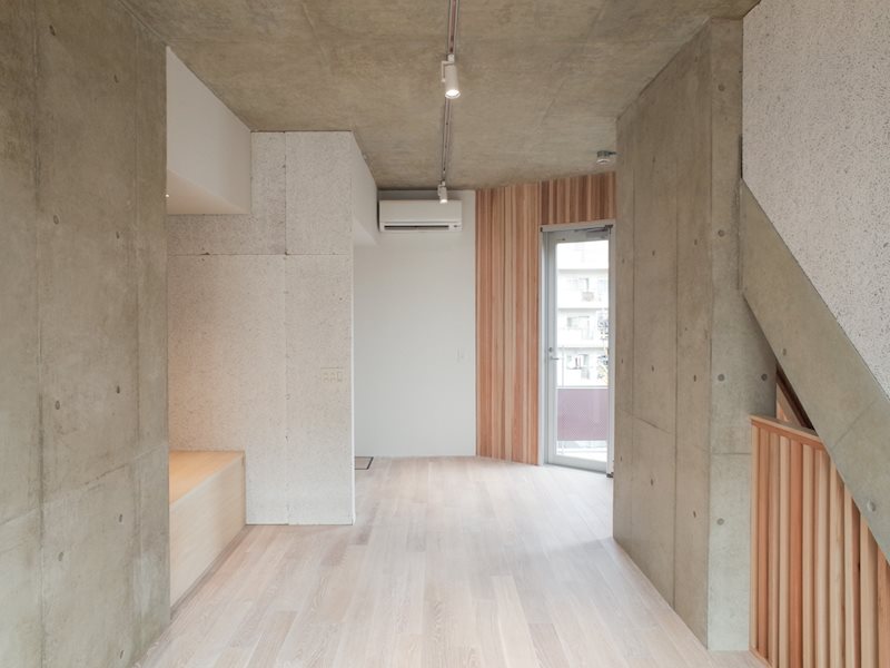 上階も優しい色合いで、心がほっとやすらぎます。