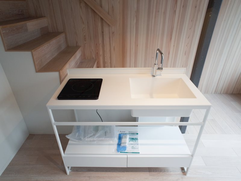 アート作品のような美しいキッチン。