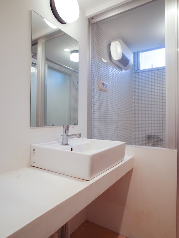 広くてデザイン性の高いパウダールーム。