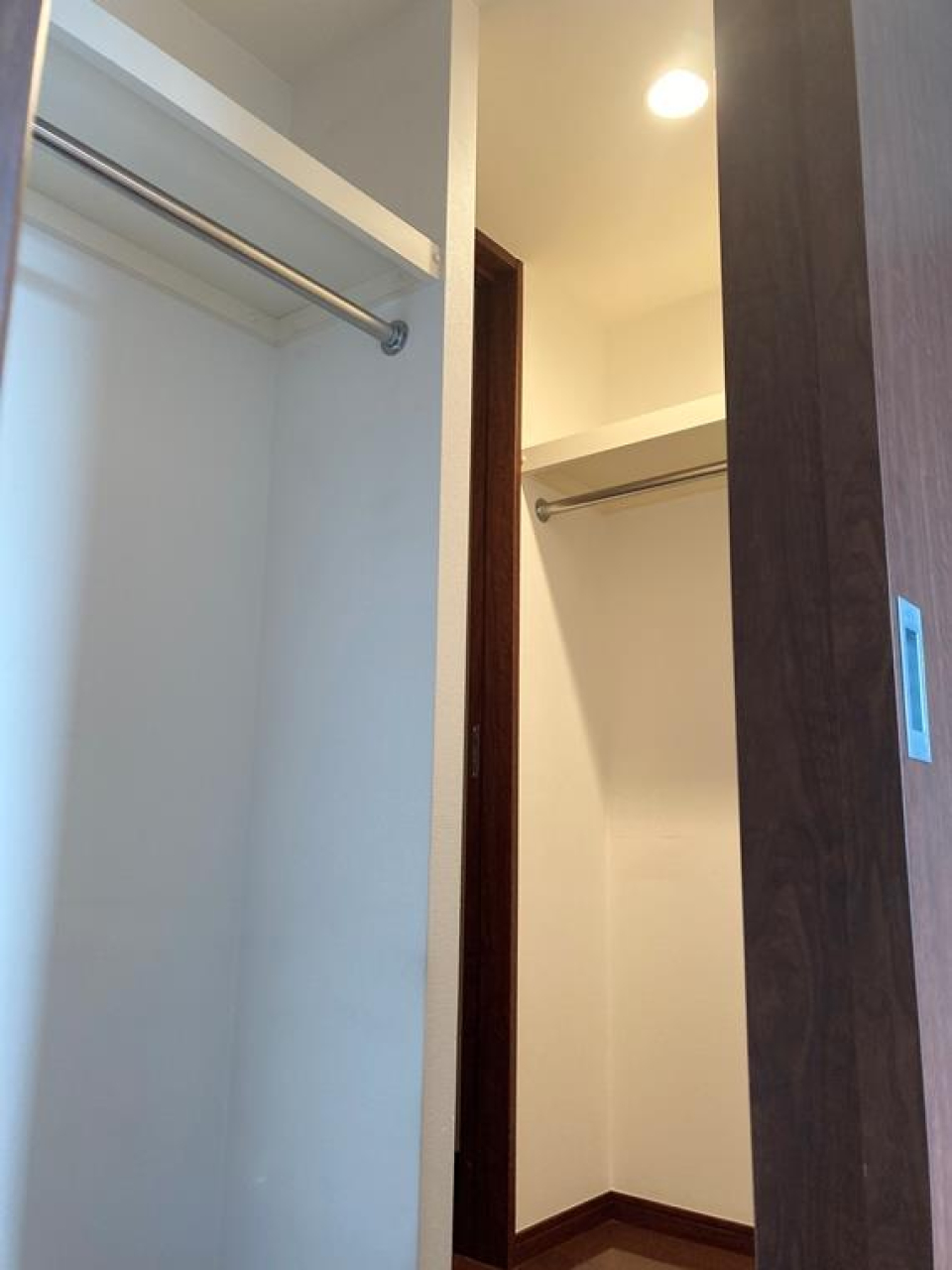 洋室の間にもファミリークローゼットが！収納場所は安心ですね。