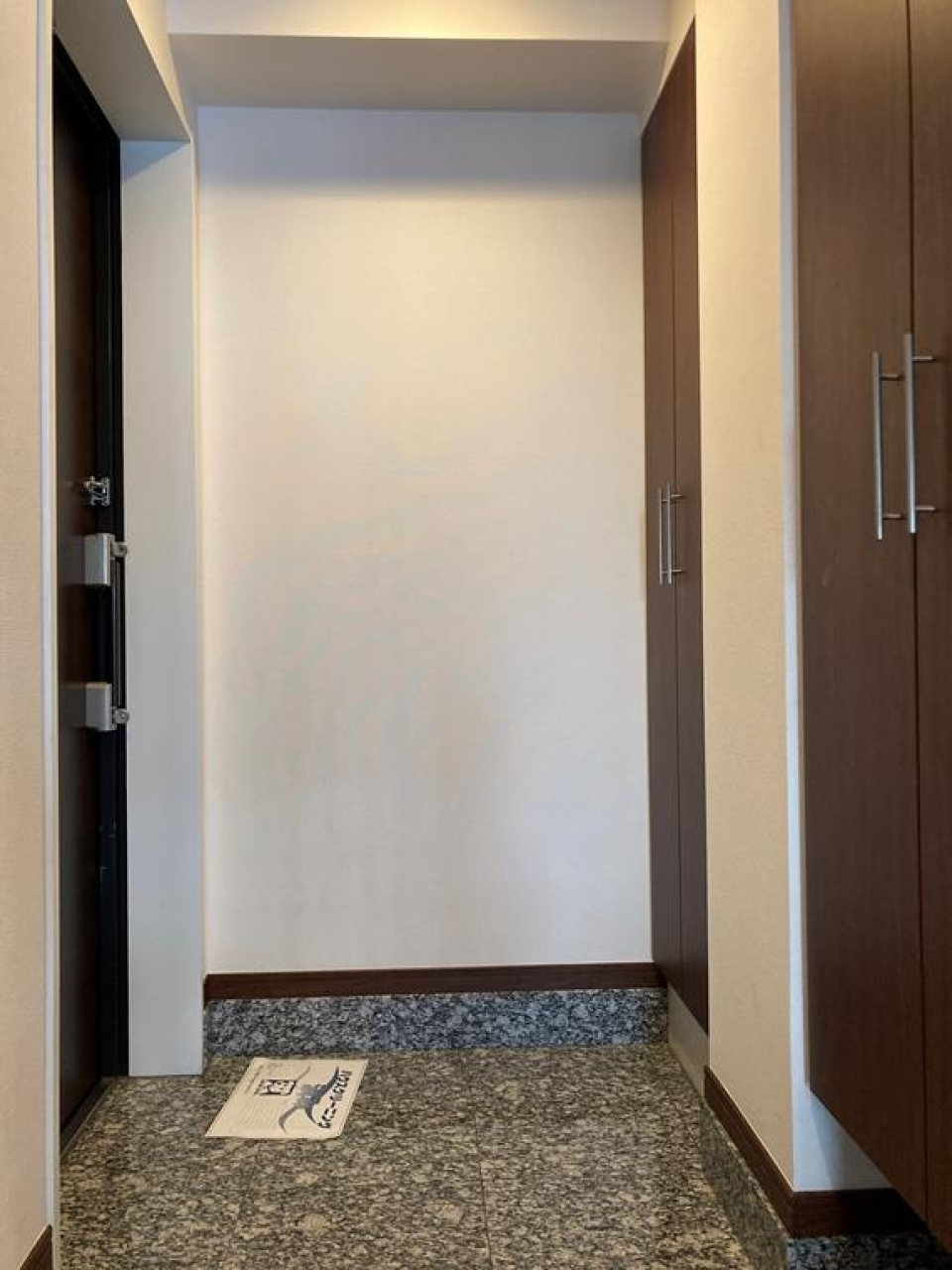 玄関も高級感あるしつらえで、帰ってくるたび嬉しくなりそう。