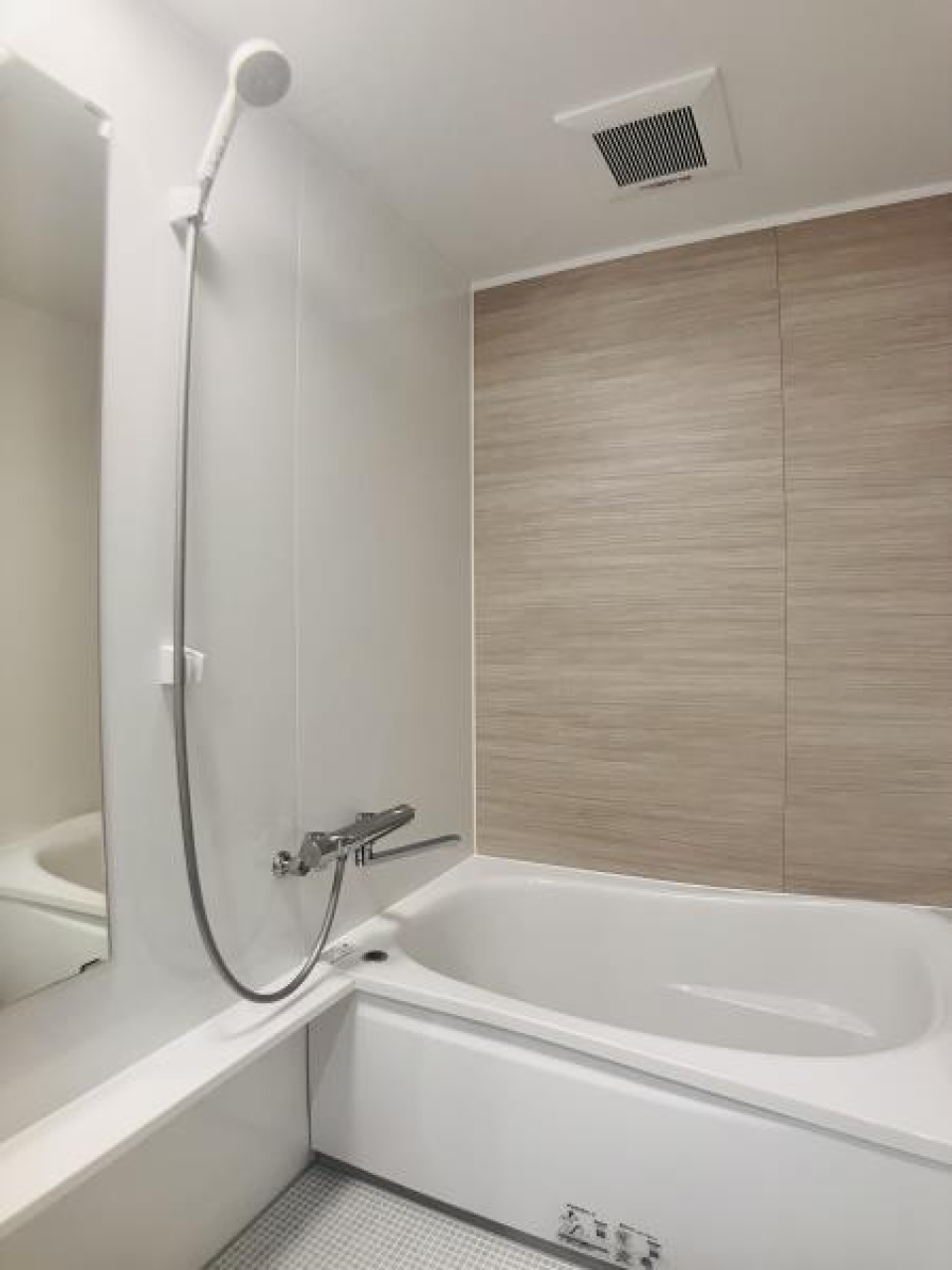 ゆったり長風呂を楽しめそうなお風呂です。